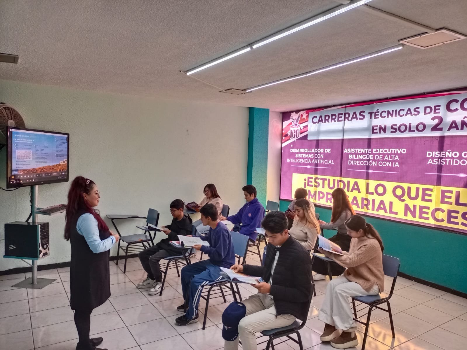 PROFESORA-CLASES